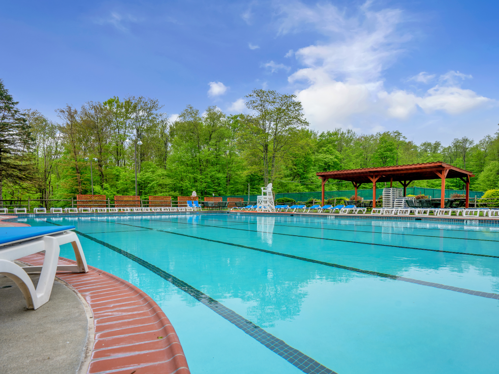 Big Bass Lake Outdoor Pool