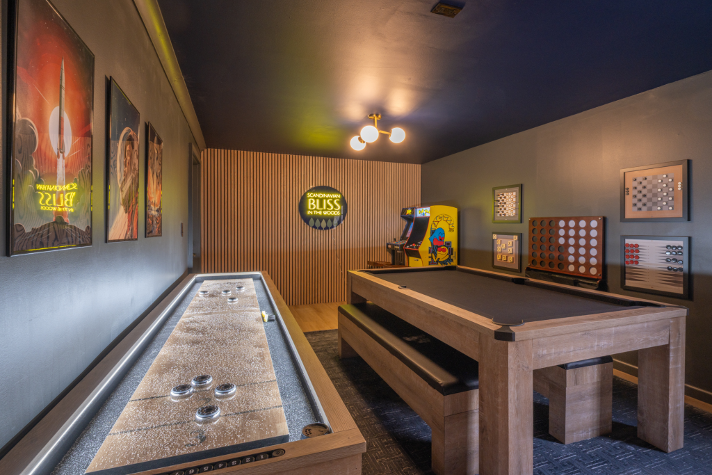 Gameroom with pool/ping pong table